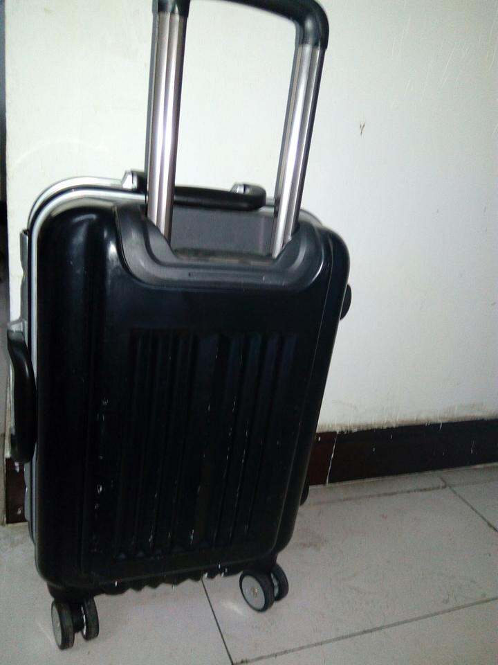 20寸的行李箱乘坐高铁可以放在头上的行李架