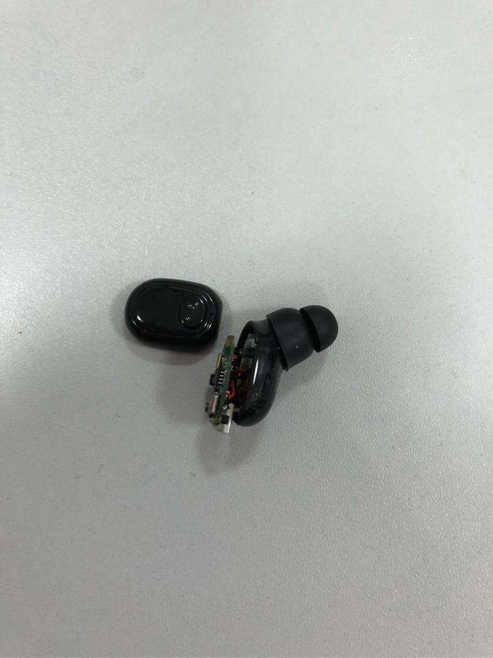 蓝牙耳机坏掉的图片图片