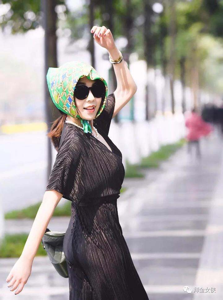 拜金女侠告诉你如何搭配衣服?