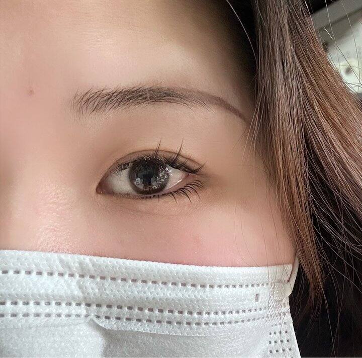 第一次自己贴假睫毛