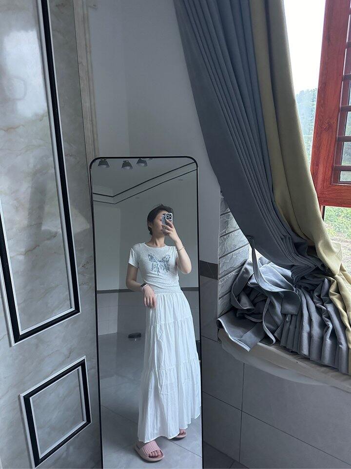 一条好的半身裙/牛仔裤可以搭配梨子的所有小上衣