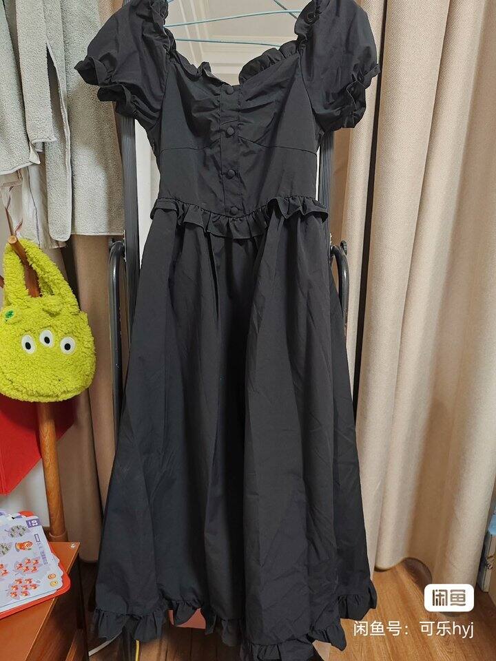 出几条全新闲置连衣裙