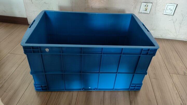 前几天买的箱子，我感觉挺好的，克莱因蓝，挺厚实的