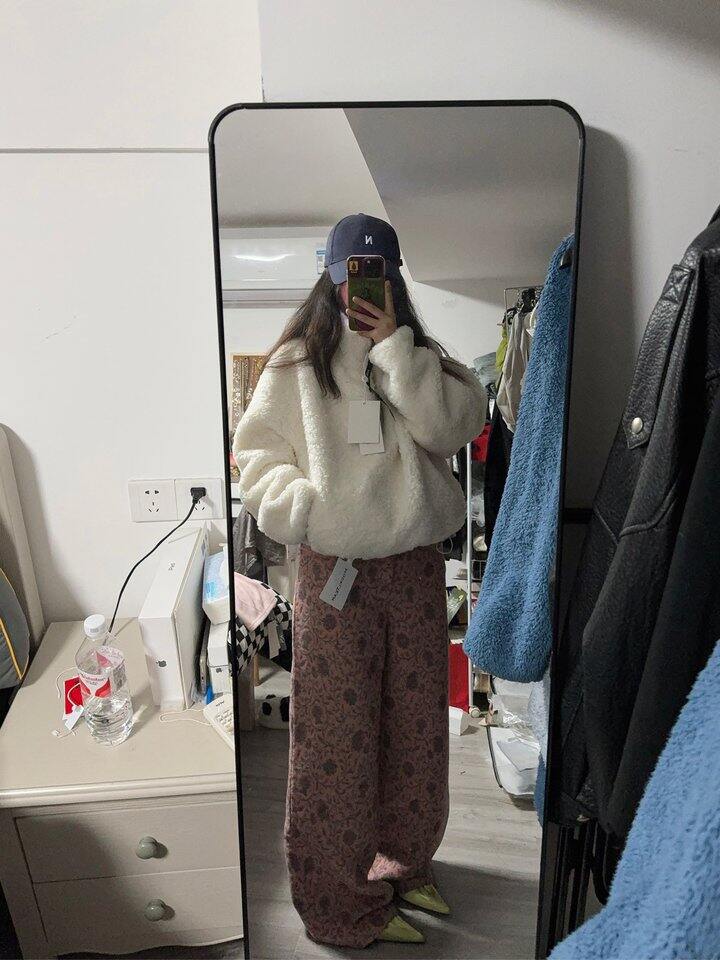 最近购买的衣服随手拍一下