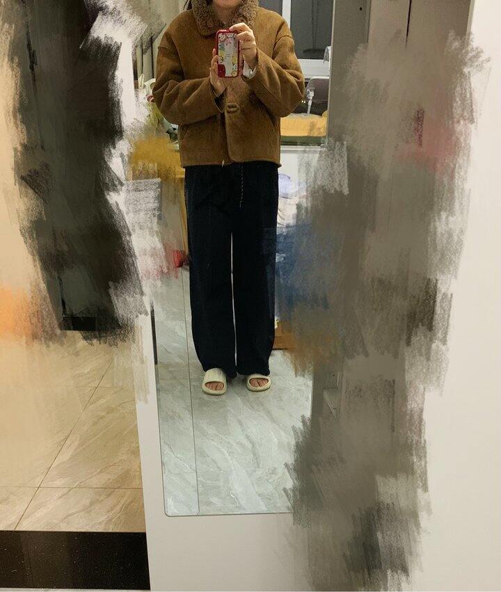 超级显瘦的裤子，和毛茸茸的外套