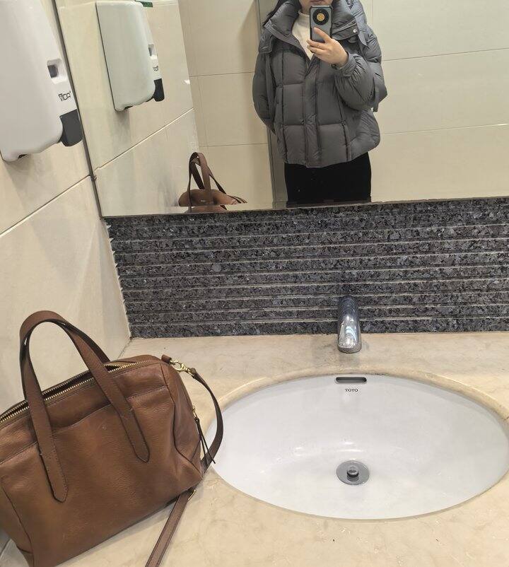 妃奴的灰色羽绒