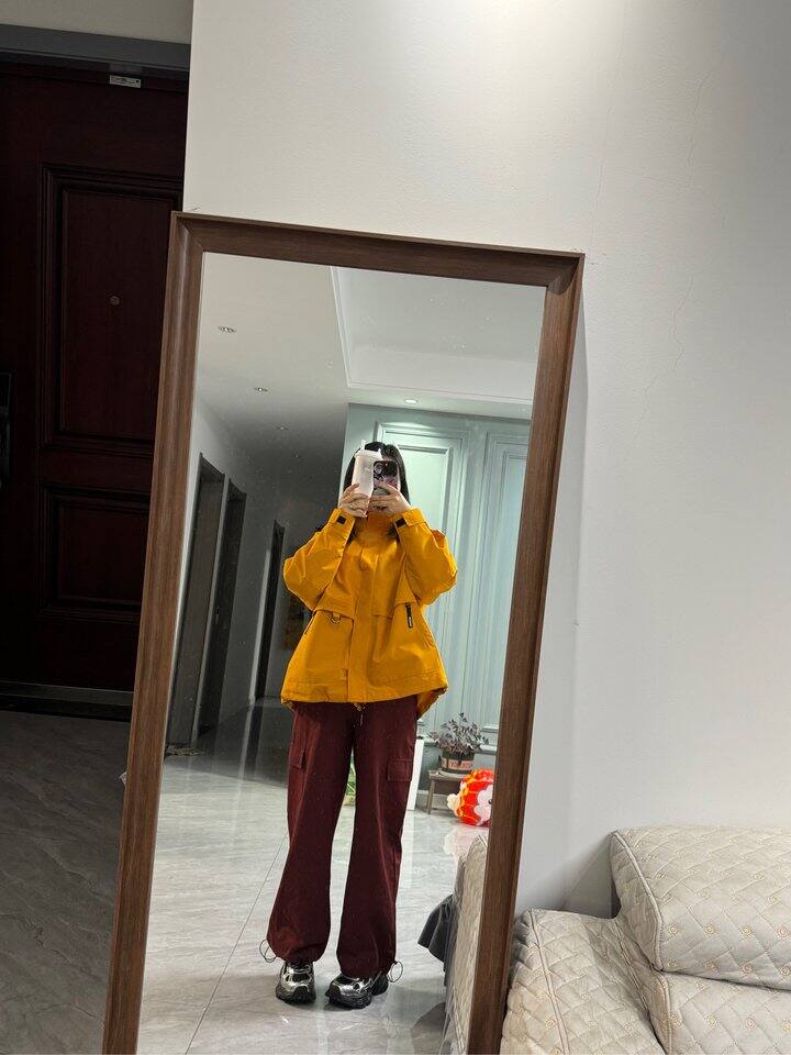 搭牛仔裤还是工装裤