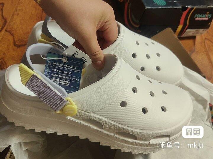 出斯凯奇洞洞鞋37码(240)