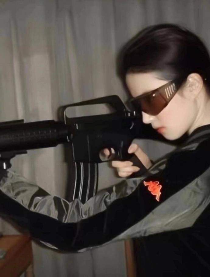 买一样单品，要看能不能想出有关这件单品的五种及以上搭配！才买！