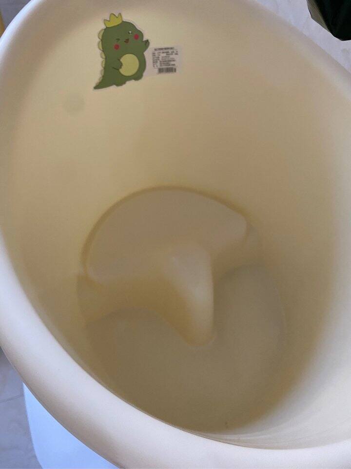 冬天洗澡的浴桶 挺好的终于可以一个人帮他洗澡了