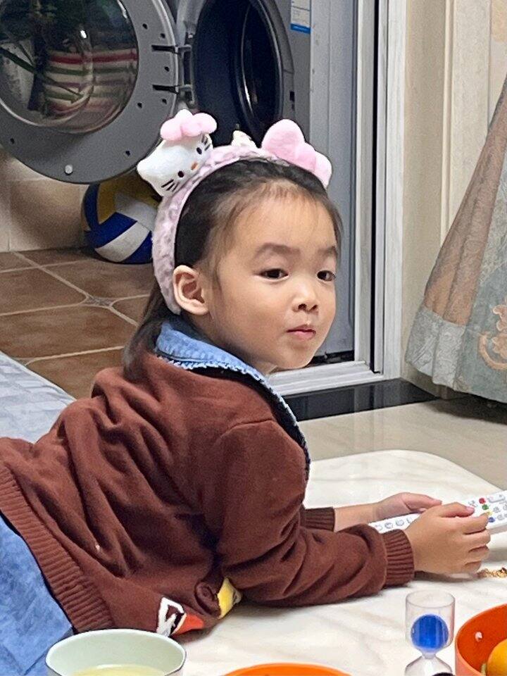 “算了，和你们没有女儿的说不清楚”