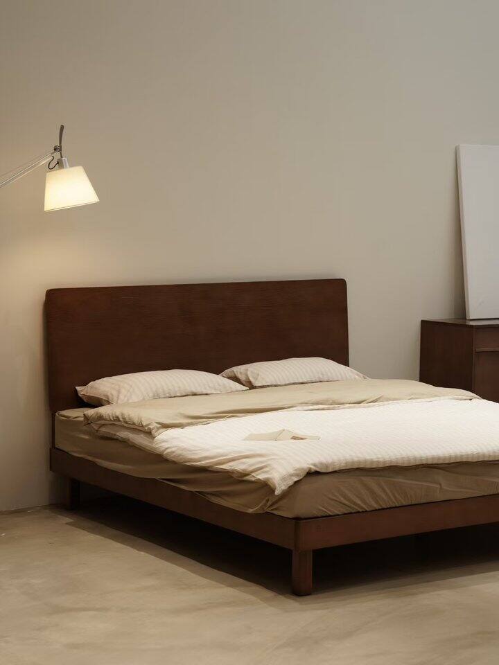 榉木全实木的床在这里🛏️🛏️