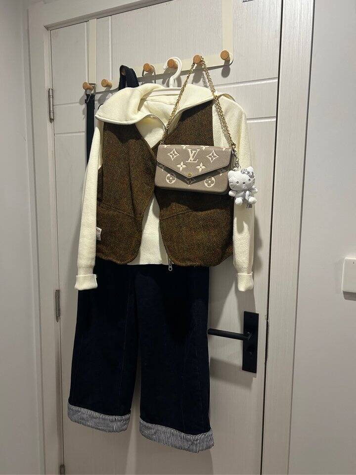 重庆怕是有毒吧，一秒入冬，我的秋装都还没来得及穿😭