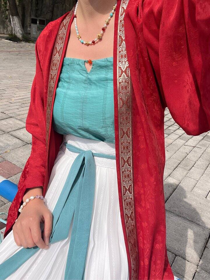 昨天的穿搭今天发