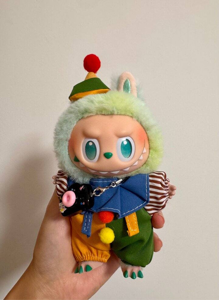 天冷了给娃也穿衣服哈哈