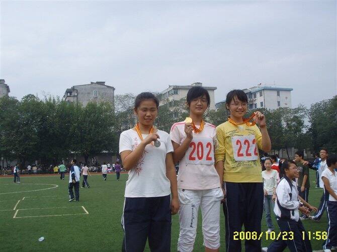 因为上周和学生吹嘘自己高中经常拿校跑步比赛冠军