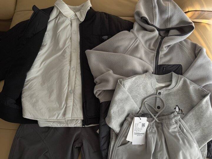 幼儿园小男孩换季只剩黑灰