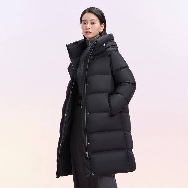 波司登两款过膝长款羽绒服