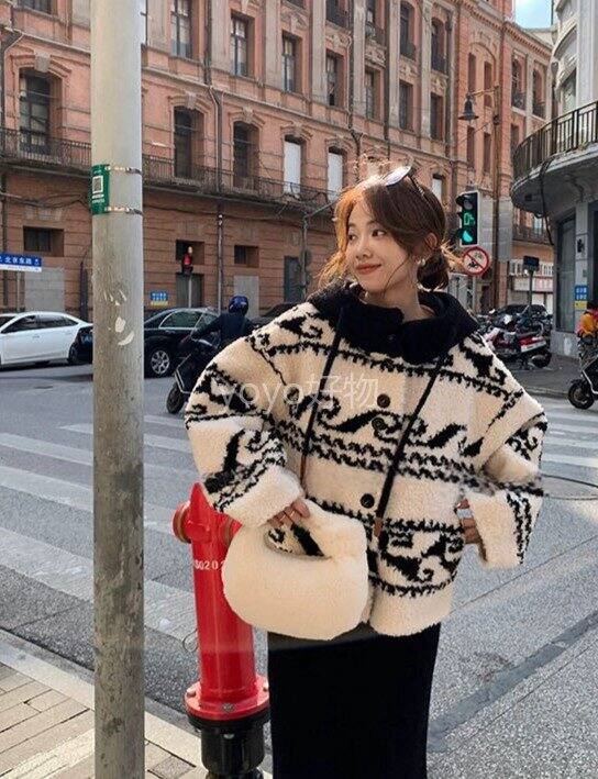 皮毛一体波西风羊卷毛连帽外套！