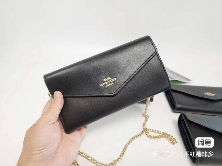 出几个coach woc 链条包