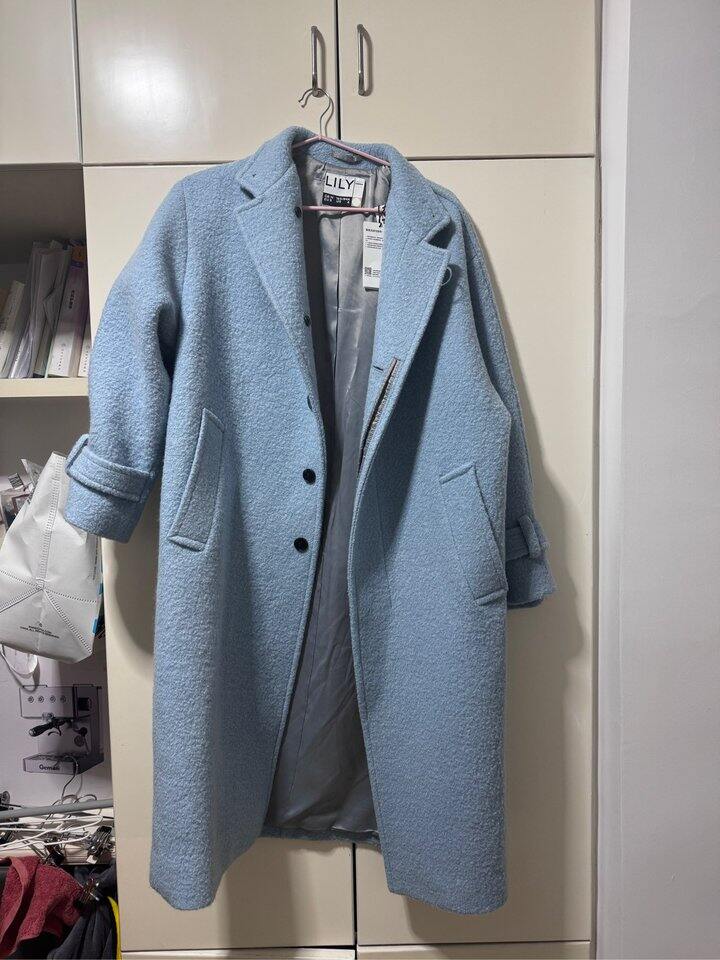 出Lily大衣