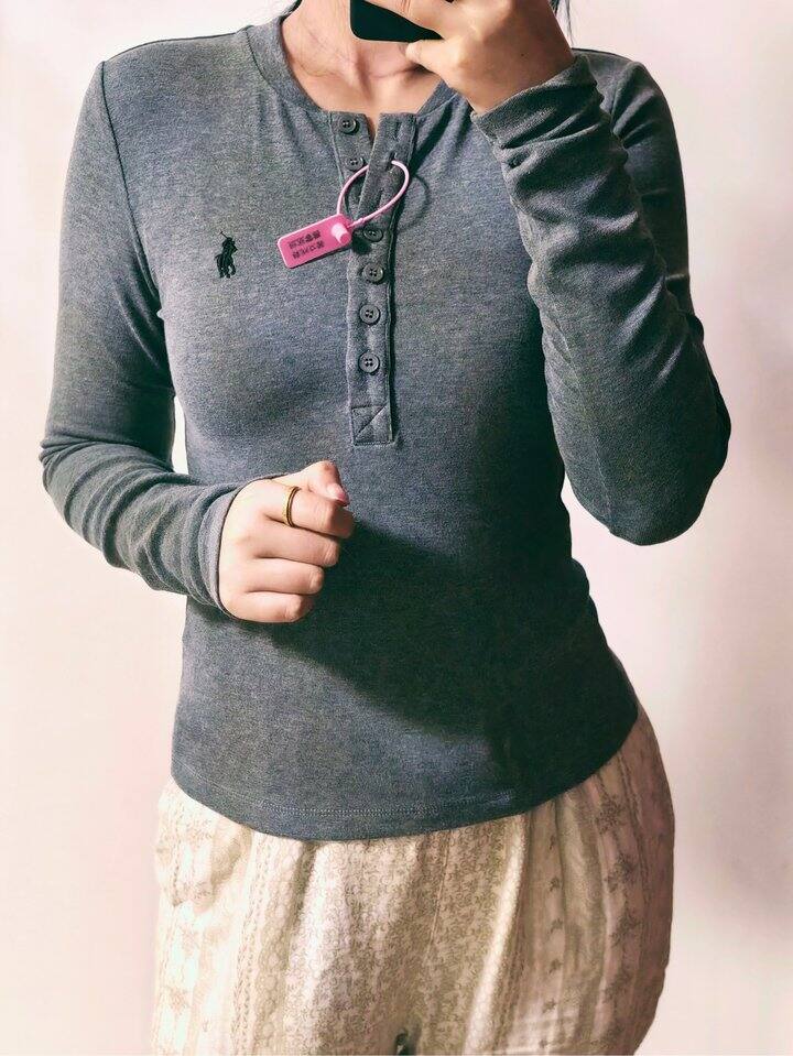 刺绣半开扣上衣