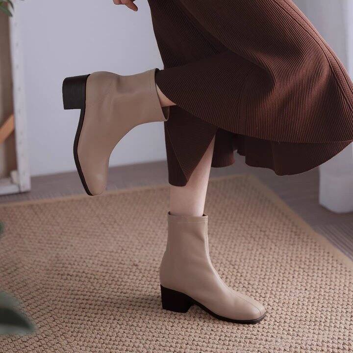 姐妹帮忙选选，哪个颜色百搭呀？