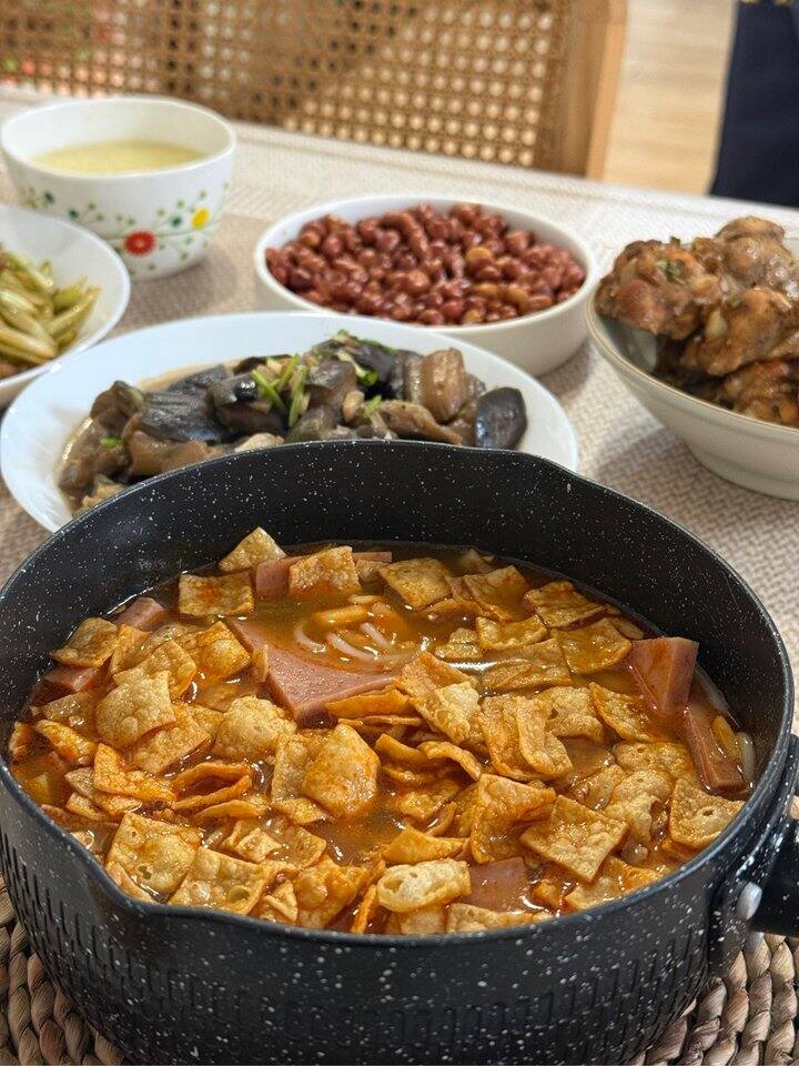 吃了热乎乎的饭 幸福得像过年🥹🥰