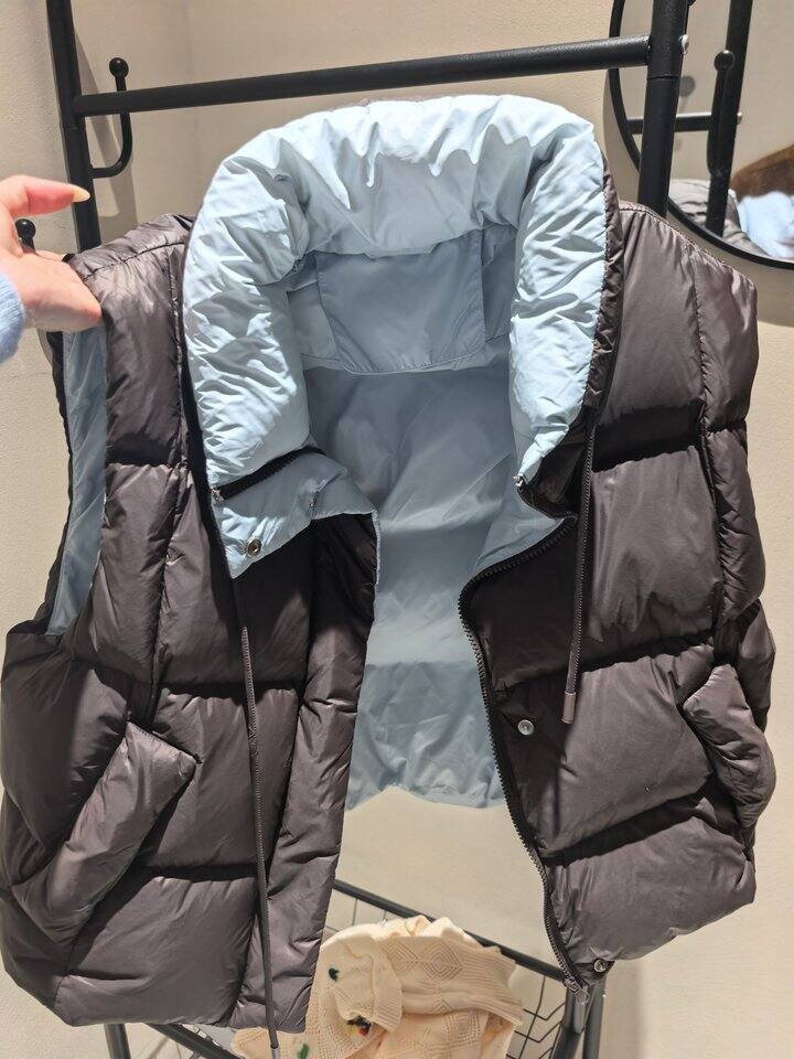 逛街看到的羽绒马甲