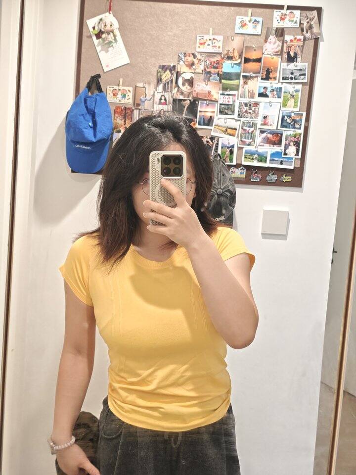 买了三件均价10适合运动的衣服