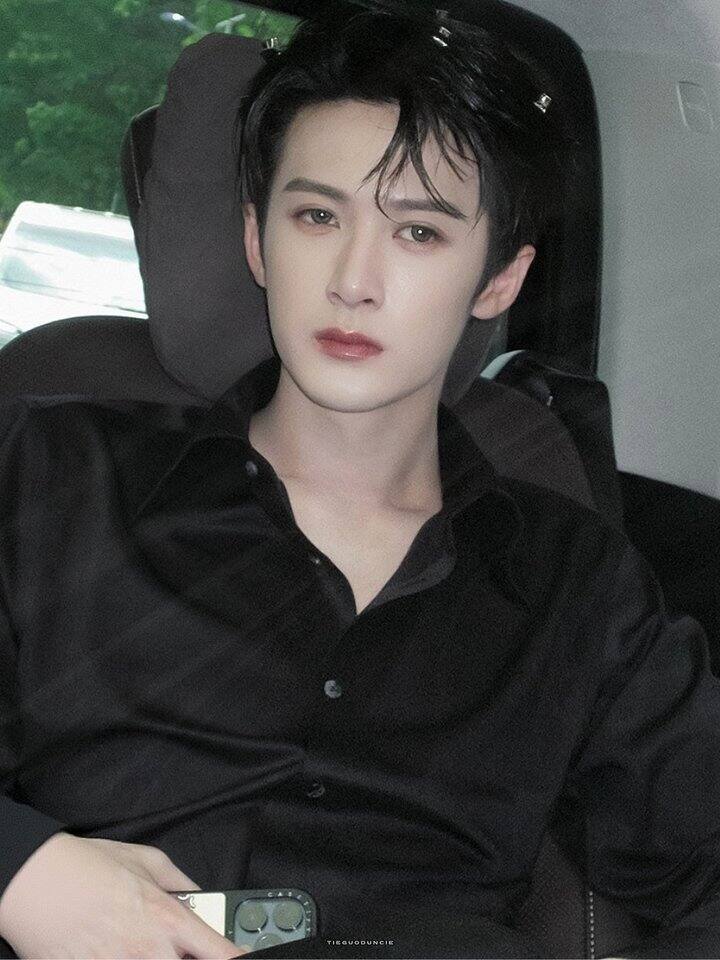 二专到手(●°u°●)​ 」