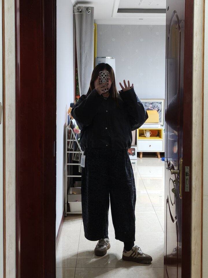 帮我看看留不留这件羽绒服呀
以及姐妹们蹲的豹纹裤到啦