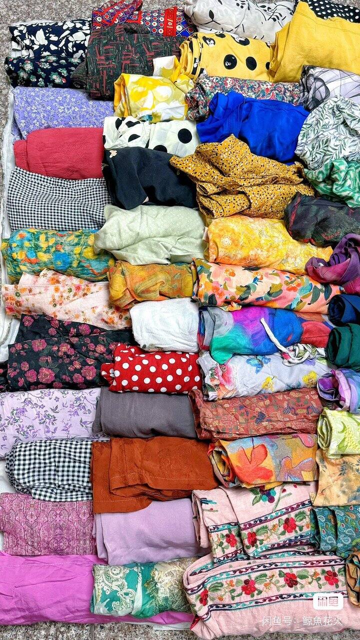 夏季睡衣套装2套 15元，3套19元，5套28元，10套39元。睡裙单买8元一条，2条14元，5条28元，10条40元。