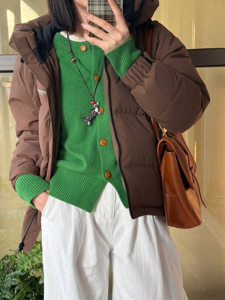 为耐脏买了件咖色羽绒服