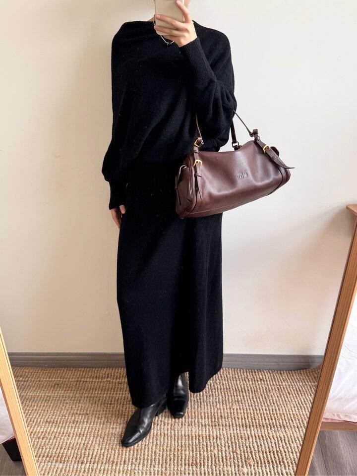 今天穿的很稳重黑色系🖤