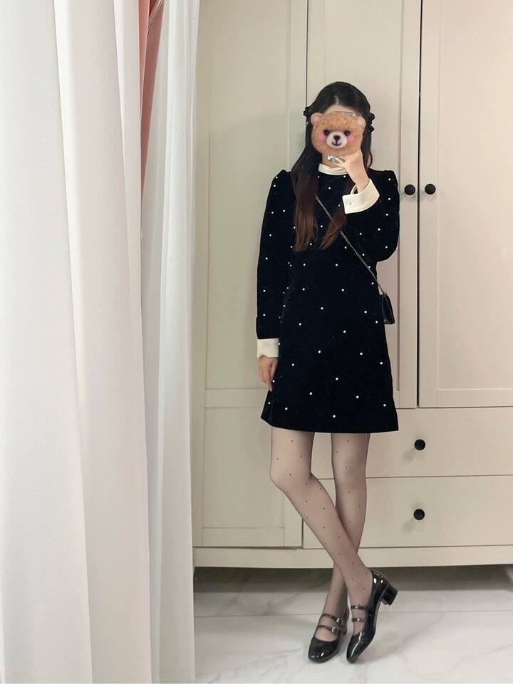 小黑裙和狐狸毛斗篷大衣