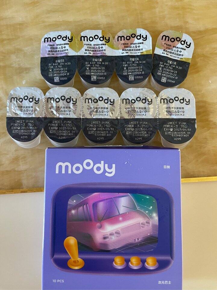 出moody 隐形眼镜