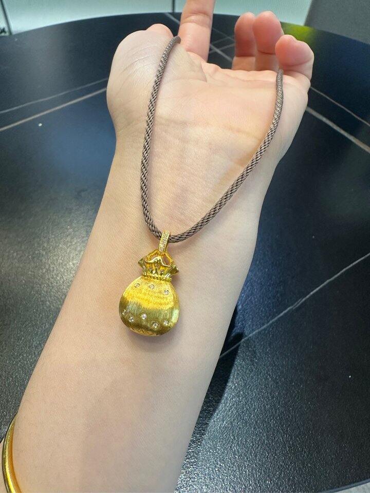 君佩同款福袋 戴起来就很有💰的样子，快过年啦，买点黄金哄哄自己叭～[爱心]