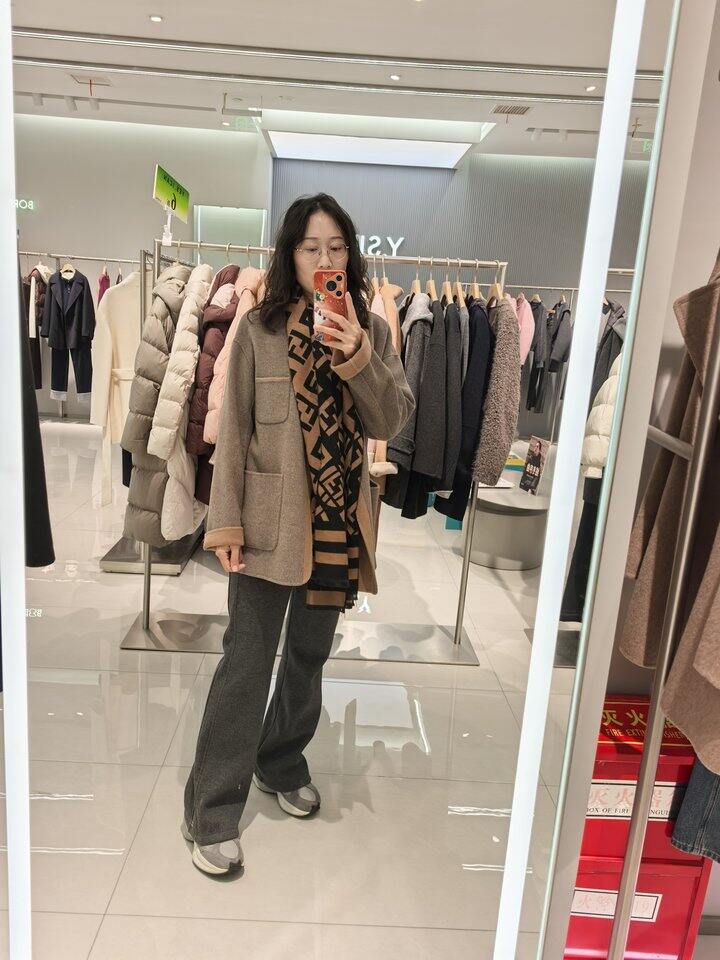 雅莹的大衣有集美要上身图