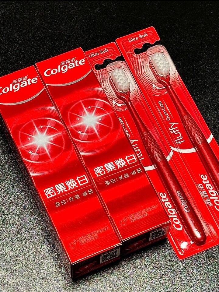 高露洁密集焕白牙膏！💰6+