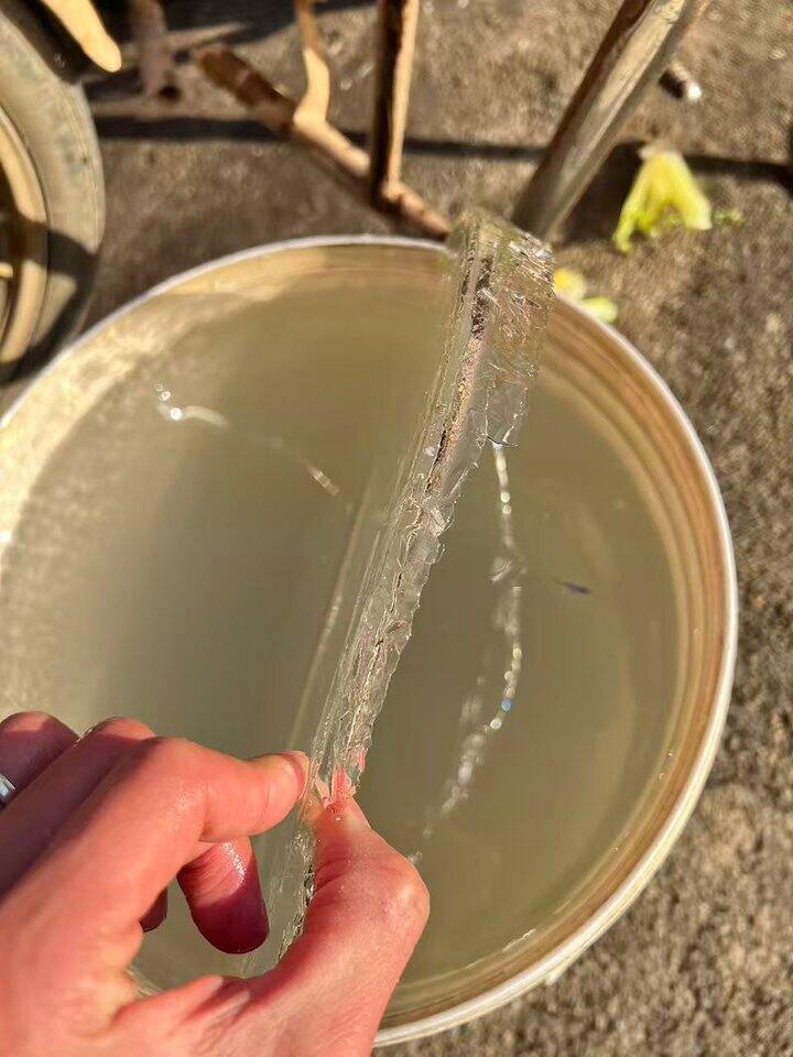 厚厚的冰霜又一天