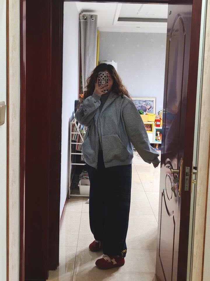 帮我看看卫衣留不留呢