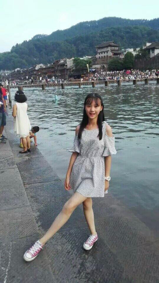 趁着还年轻赶紧出发，女性总是会被孩子婚姻裹挟