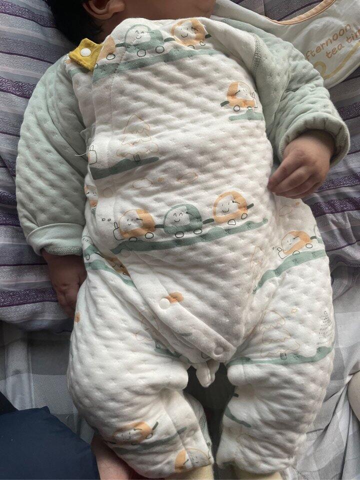 14块钱的空气棉连体服