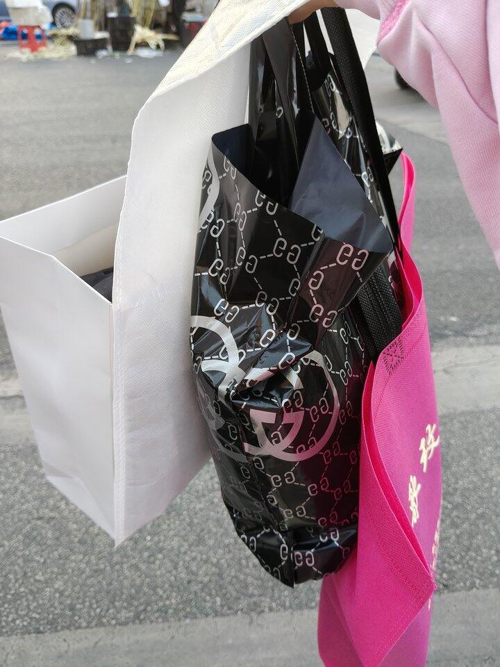 独自勇创大朗毛织交易中心