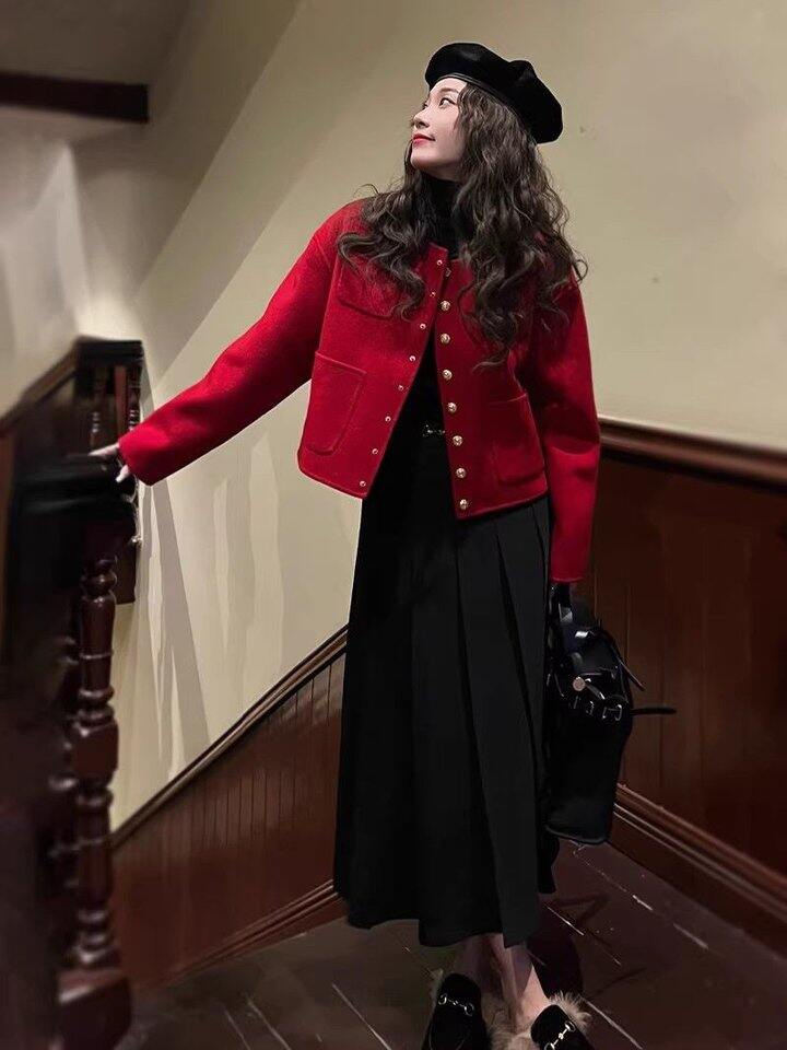 celine同款刺绣马车新年红短款毛呢大衣！💰299