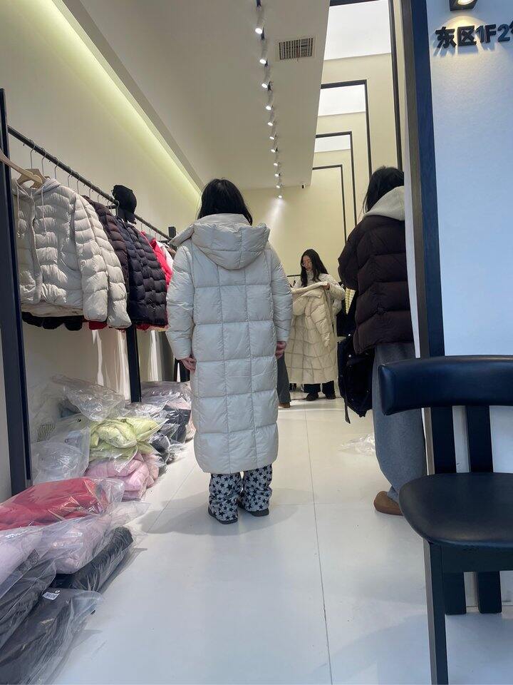 平湖羽绒服城