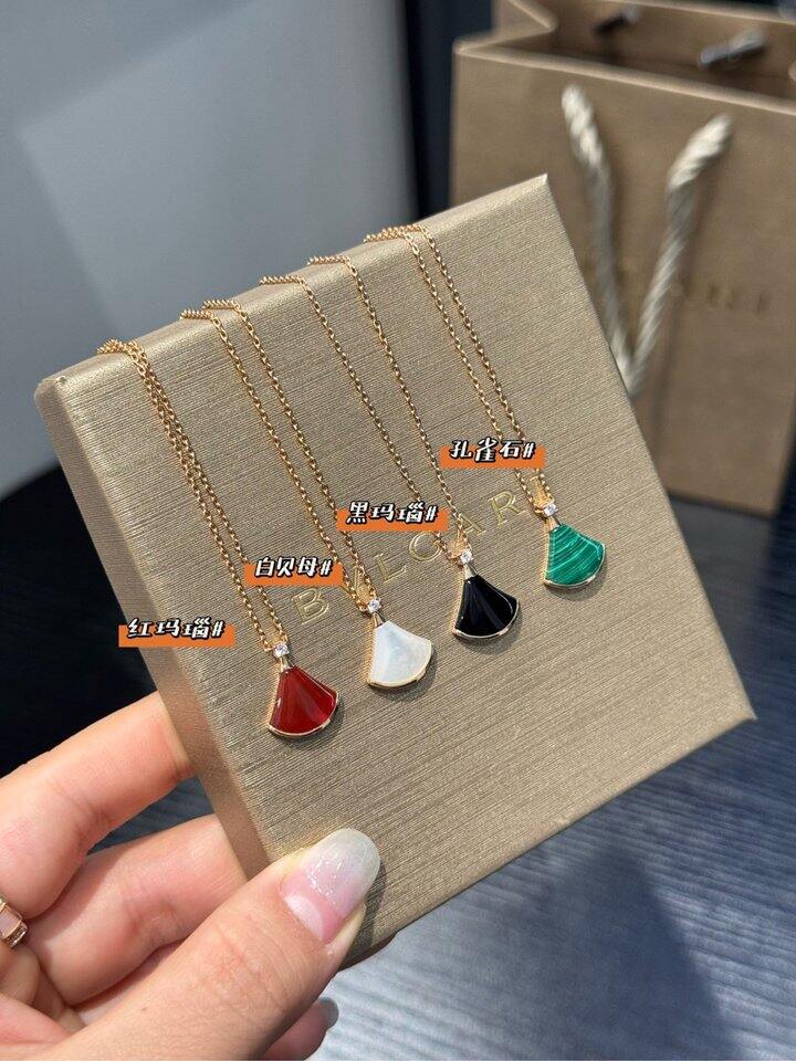 宝格丽小扇子/四叶草项链！💰249