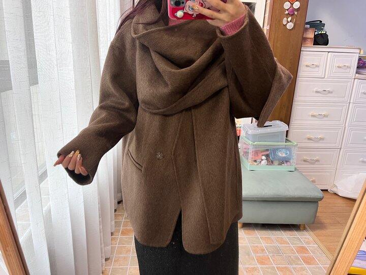 京东五折的三彩围巾大衣