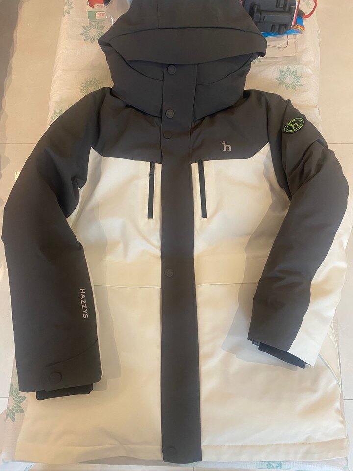 最近新入的儿童鹅绒服